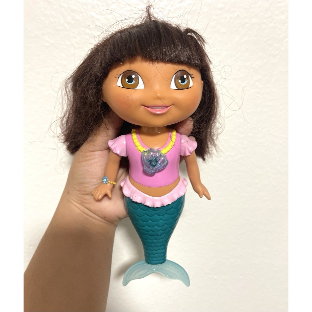 Dora The Explorer Swim & Splash Mermaid Doll 2008 Wind Up Moving‎ Tail 10" WORKS